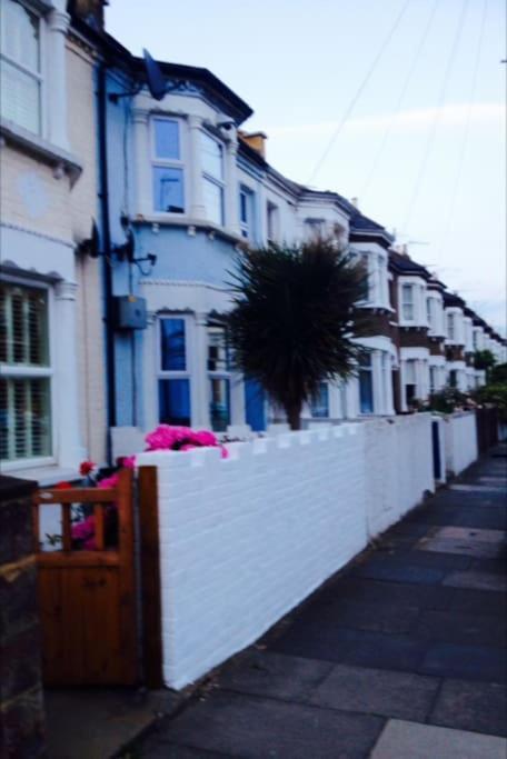 Charming English Style Studio Flat ลอนดอน ภายนอก รูปภาพ