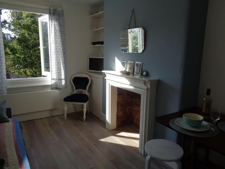 Charming English Style Studio Flat ลอนดอน ภายนอก รูปภาพ