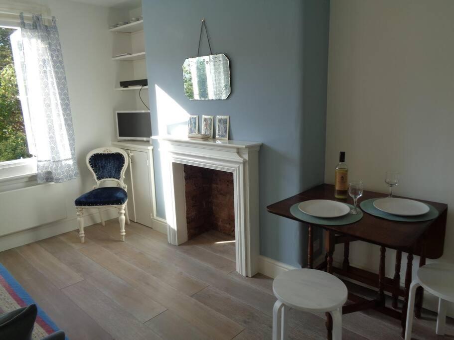 Charming English Style Studio Flat ลอนดอน ภายนอก รูปภาพ